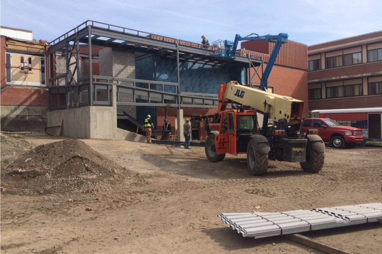 Here is a project we completed in 2017.  Hranco completed the structural steel work on the Medicine Hat High School addition. <a href="/medhathigh/">Medicine Hat High</a> #medhat #medhathigh #construction #steel buff.ly/2EdVjwi