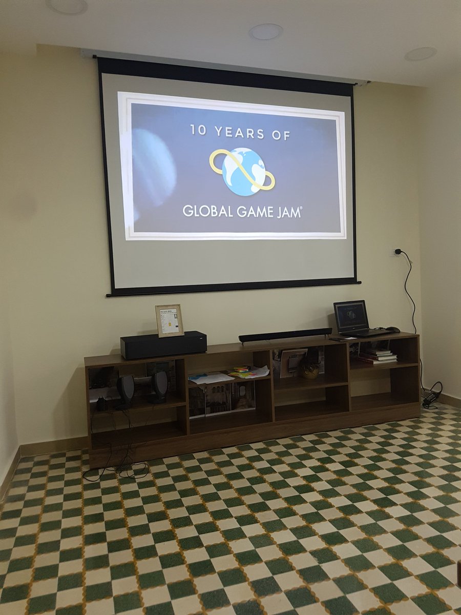 ArabArcade's tweet image. #GGJ18 in Lebanon is off to a great start! We're so excited to see what the jammers do with the theme!