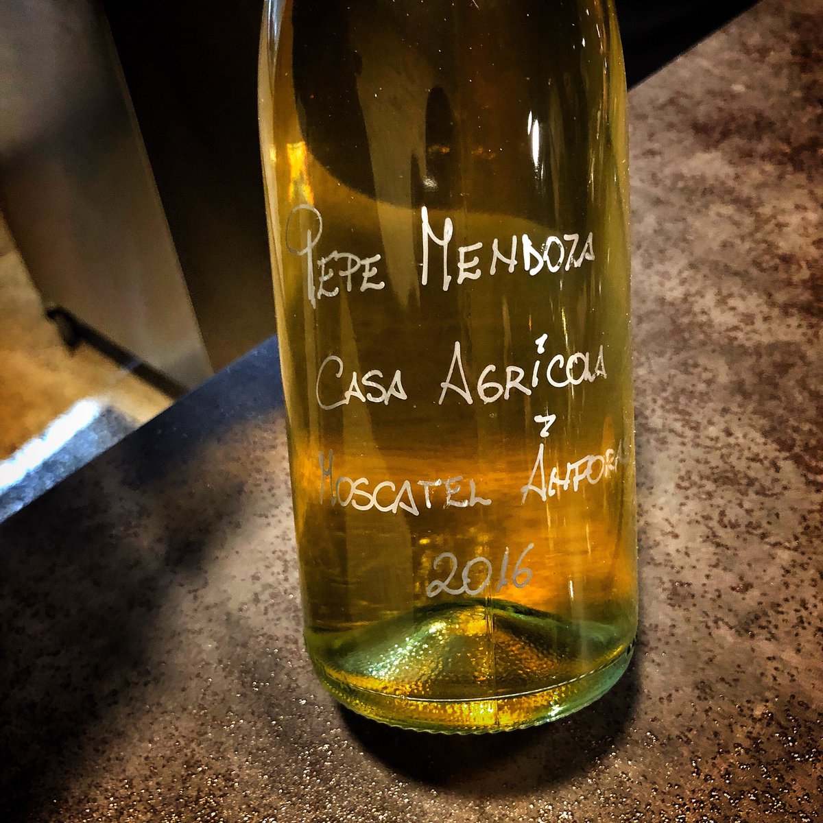 Mikel_Ponce's tweet photo. Brutal cena en @fierrovlc nivel astro! Cuarta temporada y no se que van a hacer para superarse! Están que se salen!!! Y el maridaje de @eva_sumiller es simplemente MAGISTRAL!! https://t.co/ntsxMBSGzH