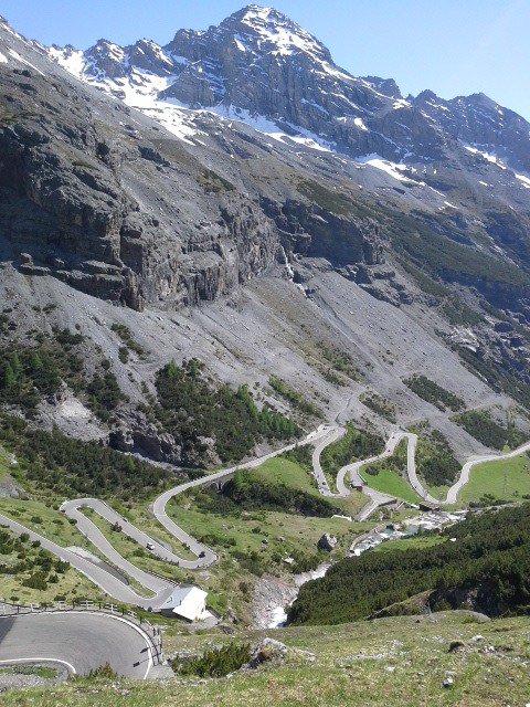 EwaGala1's tweet photo. Finally someone named a car ofter this beautiful place on Earth #PassoDelloStelvio #alfaromeostelvio https://t.co/Vmc73CjWb1