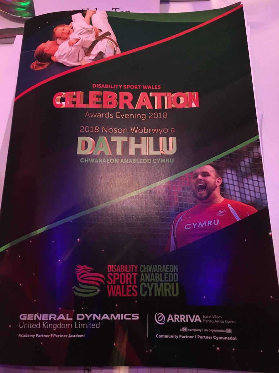 WelshRowing's tweet photo. We’re at the @dsw_news awards with @BenjaminPritch1, pob lwc everyone! https://t.co/YeKDQ4x5ui