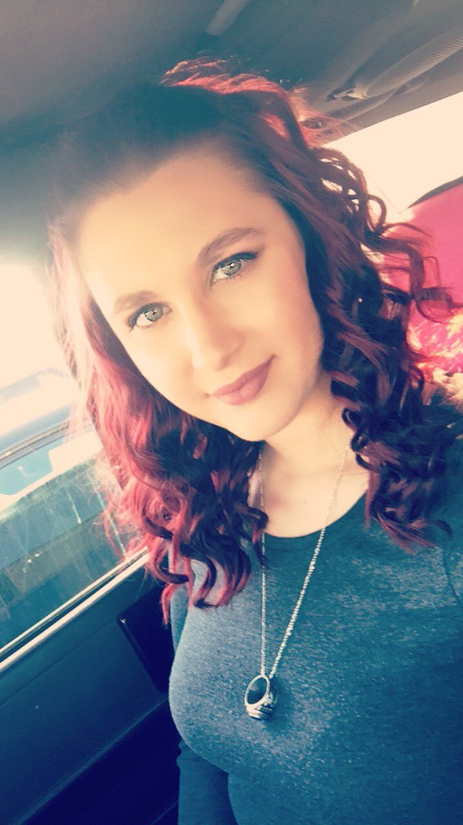 AriMarieW's tweet photo. #fridayselfiesinthejeep this messy jeep girl can clean up nice😂 #jeepgirl #JeepMafia #alwaysbetterinajeep #timeforworkmode https://t.co/2elWHGypbH