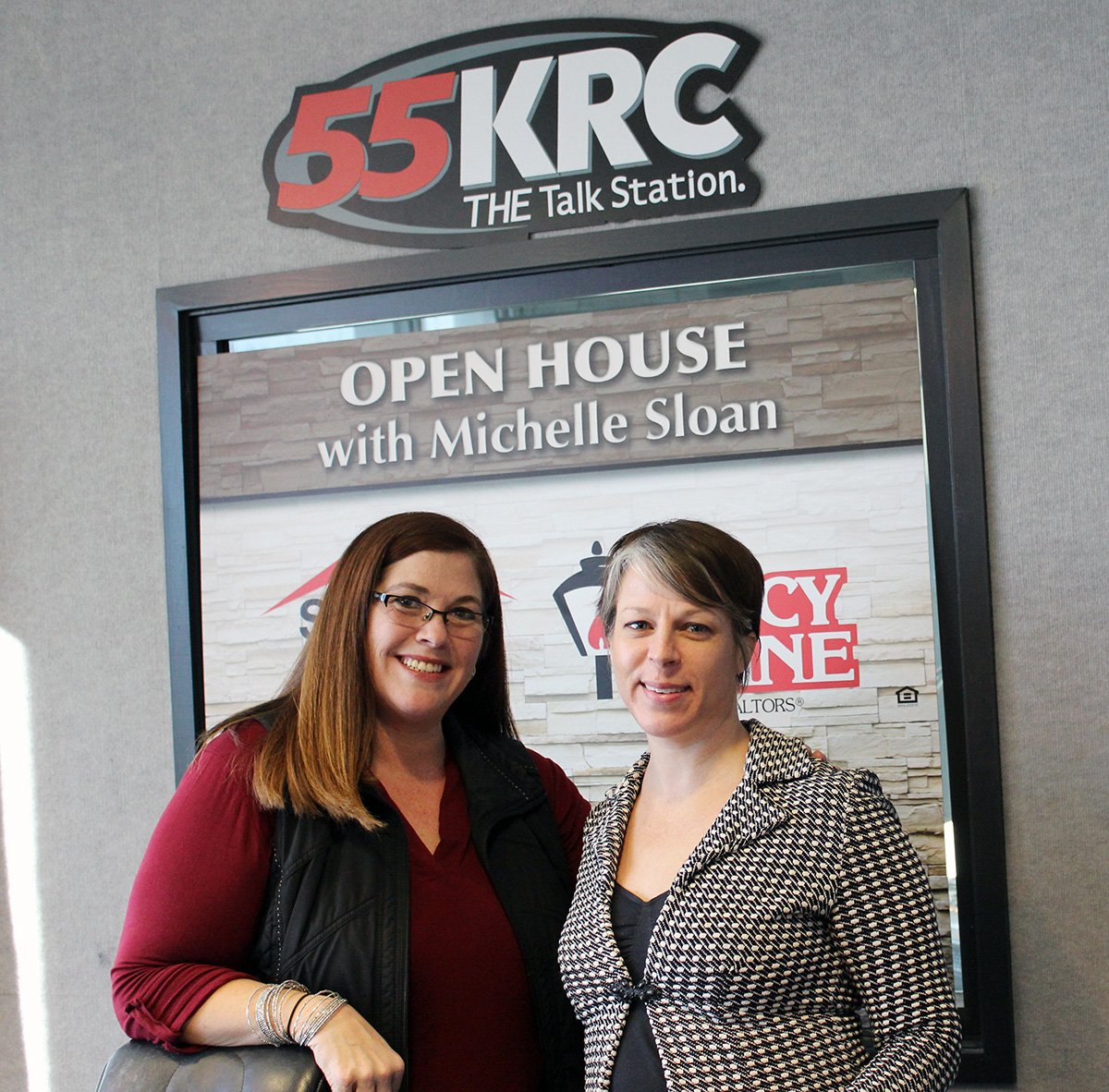 CincinnatiPort's tweet photo. Tune in this Sunday at 4:00 for @sloansellshomes on @55KRC to hear Jessica Powell, VP for the @HCLandbank, talk about the Landbank's programs and its impact on revitalizing neighborhoods. https://t.co/BbjvgYCOSL