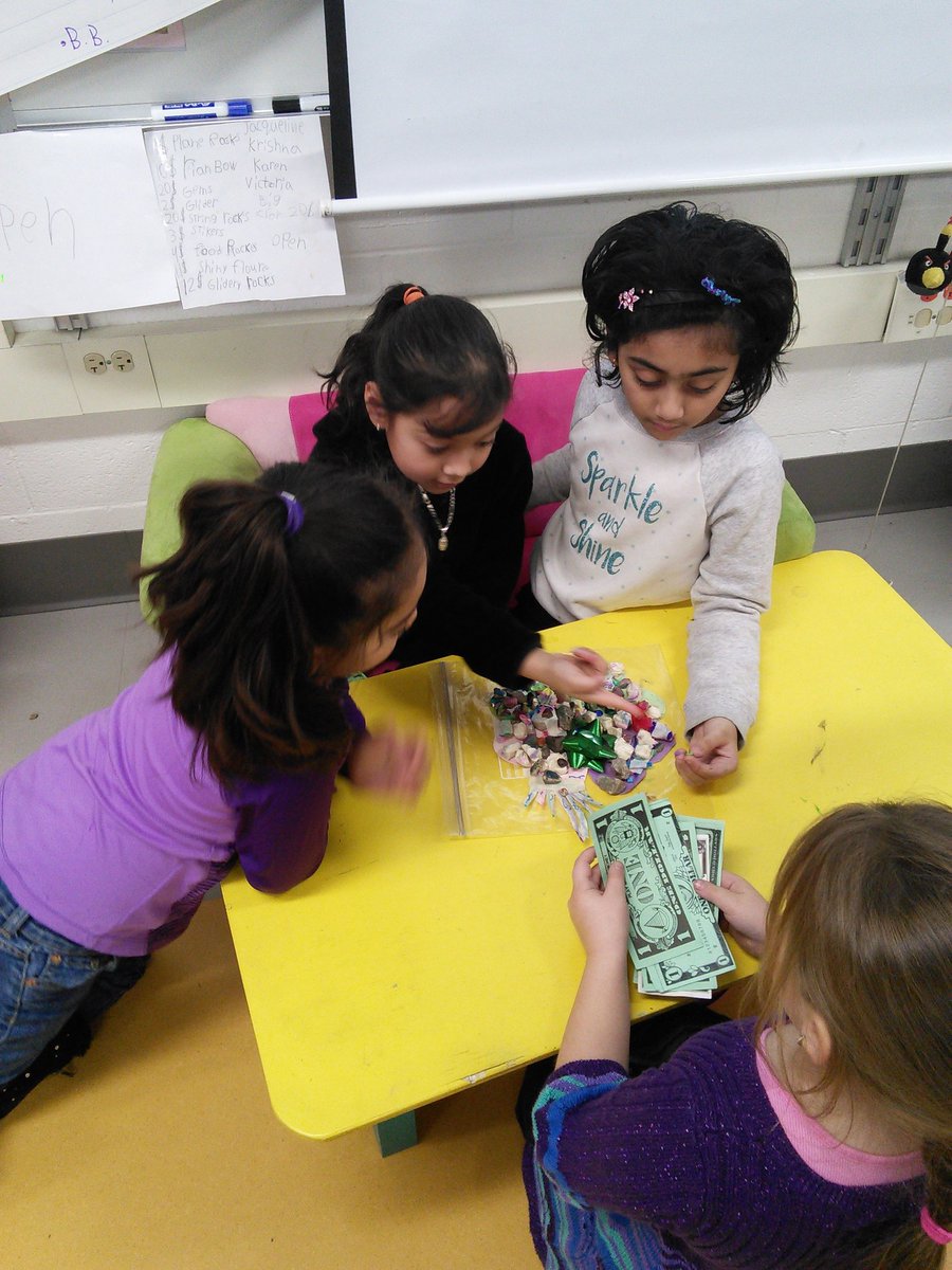 MrsKavsCoaching's tweet photo. These #entrepreneurs created their own rocks and gems and then opened a store to sell them to their classmates. They are splitting the profits. @RidgeFCL #enrichment https://t.co/HdXOSaLjhL