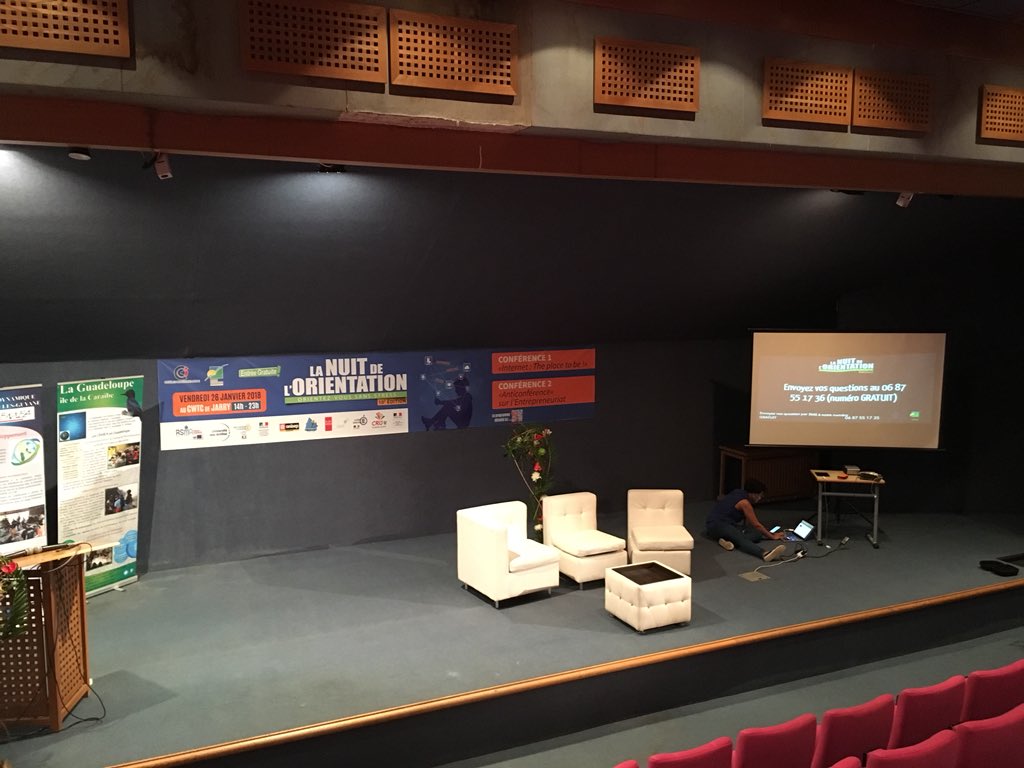 Participe aux 2 conférences de la #ndo971 ! Rdv à 17h : «  INTERNET,THE PLACE TO BE! » 
Pose tes questions en envoyant un sms gratuit au 0687551735! 📱