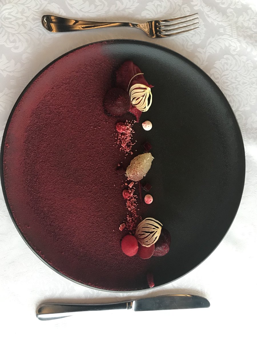 RandomCitizenSA's tweet photo. Dinner at Top of the Ritz. #mindblowing #CTexperience #revamp #topoftheritz @theritzhotelsa @CapeTownMag @lovecapetown https://t.co/rZqwUZoFCx