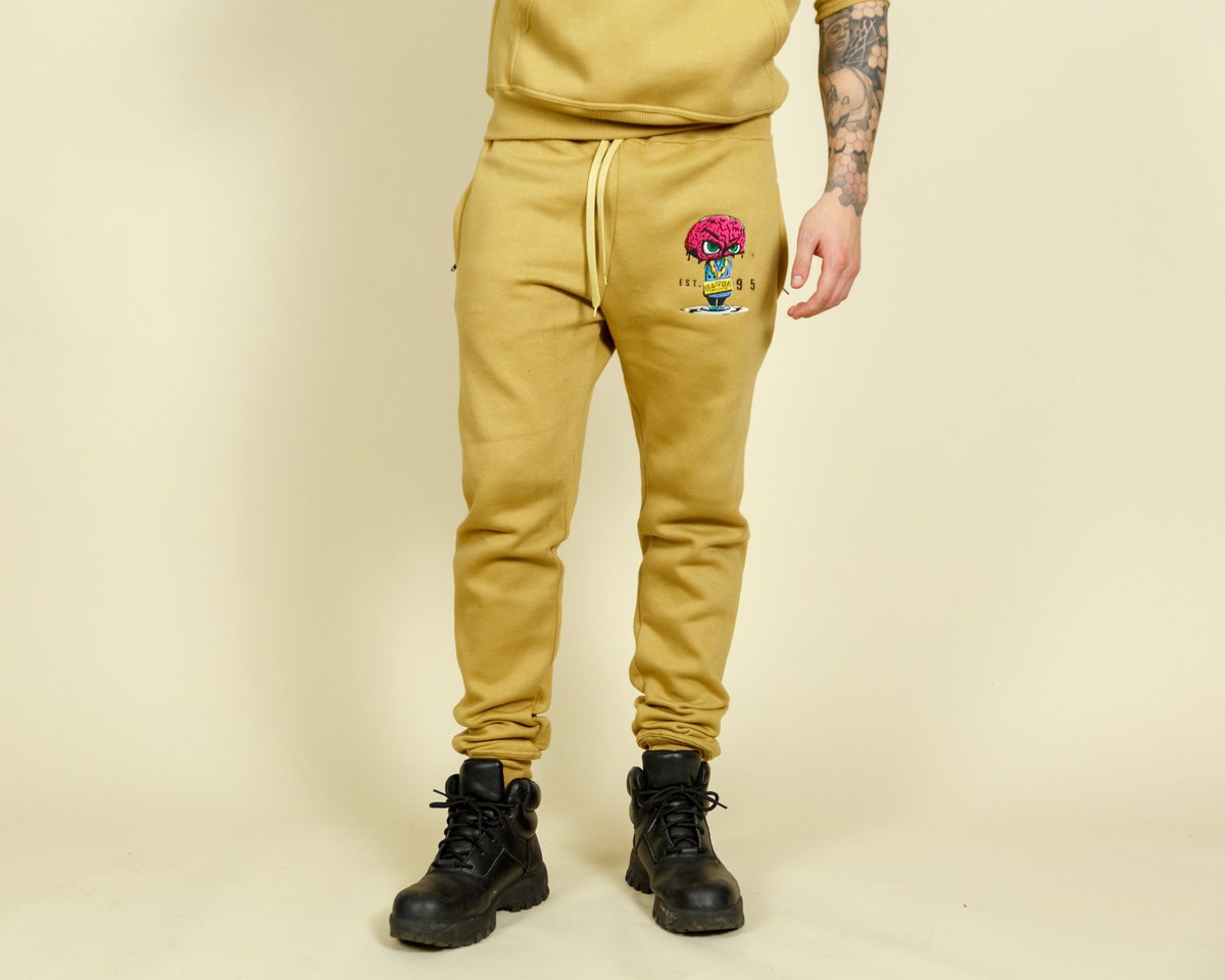 ZatedLifestyle's tweet photo. “WHEAT” 🌾 🌾 Meet Zate Suit
NOW AVAILABLE ONLINE
Limited EDITION 🧠🧠🧠 #meetzate #ZatedLifestyle #2018
#clothingbrand #Urban #Supreme #palace #Zated #cincinnati #NewYork #California #Newjersey #jordans
#kicksonfire #hypebeast
•
•
@nickocameron18
📸 @shotbyrichvisuals https://t.co/qVW0F9TGlR