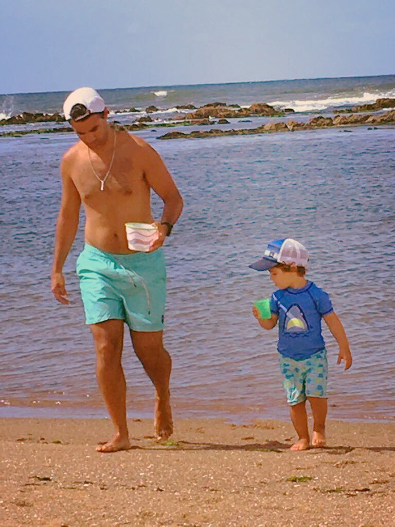 darogoficial's tweet photo. Que la vida nos encuentre siempre como en esta foto, juntos, en cada paso que des estaré a tu lado para apoyarte #Alejo #LaPaloma #ElCabito #Vacaciones https://t.co/5Yj4arKnFH