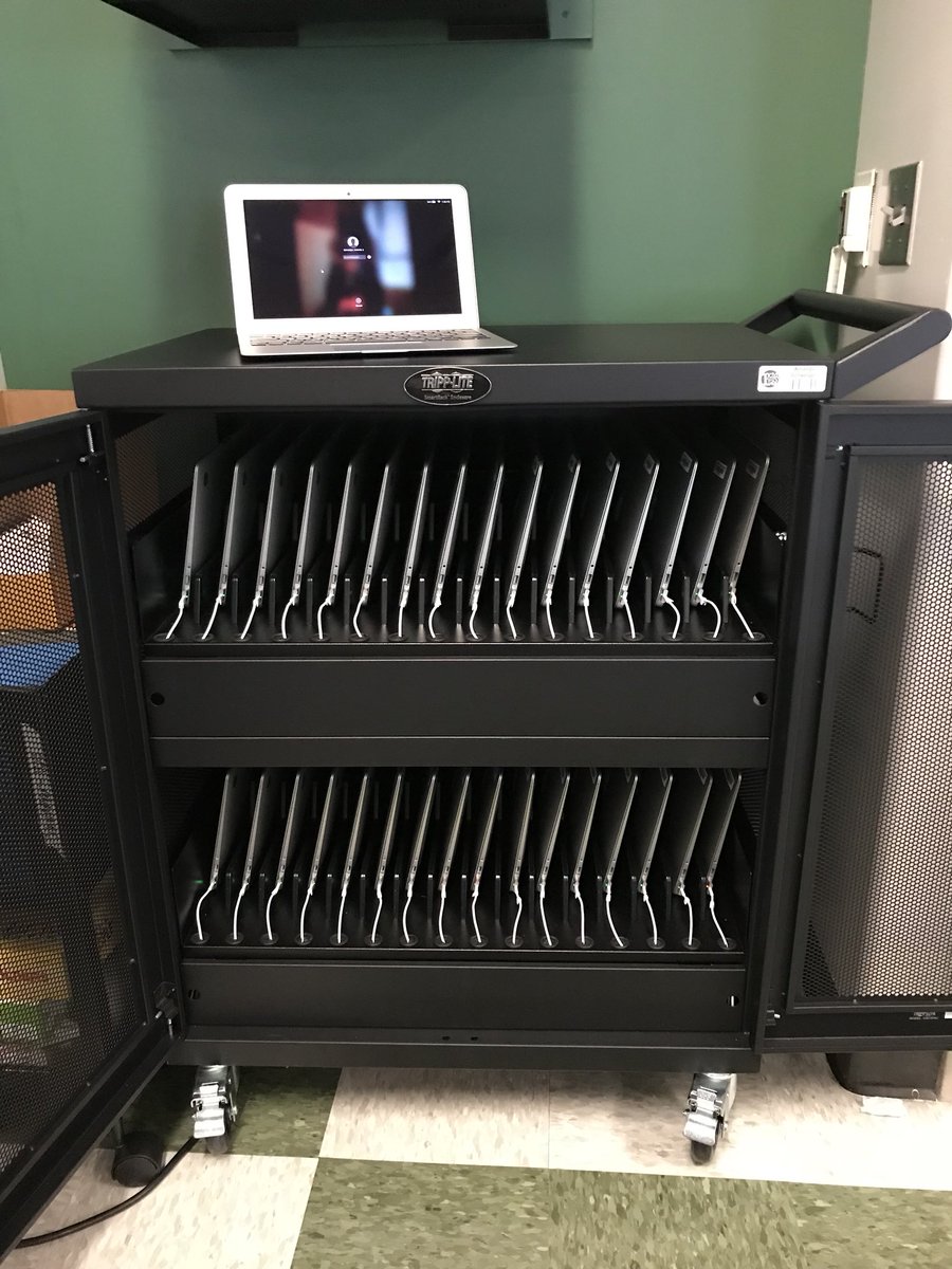 ASchweiger's tweet photo. Theyβve arrived!! This semester Ss will have the opportunity to work with MacBook Airs to try out some new techniques to help them become #futureready learners. @BlueValleyTech @BVBlendED #bvinstruction https://t.co/k6CKW8RbjE