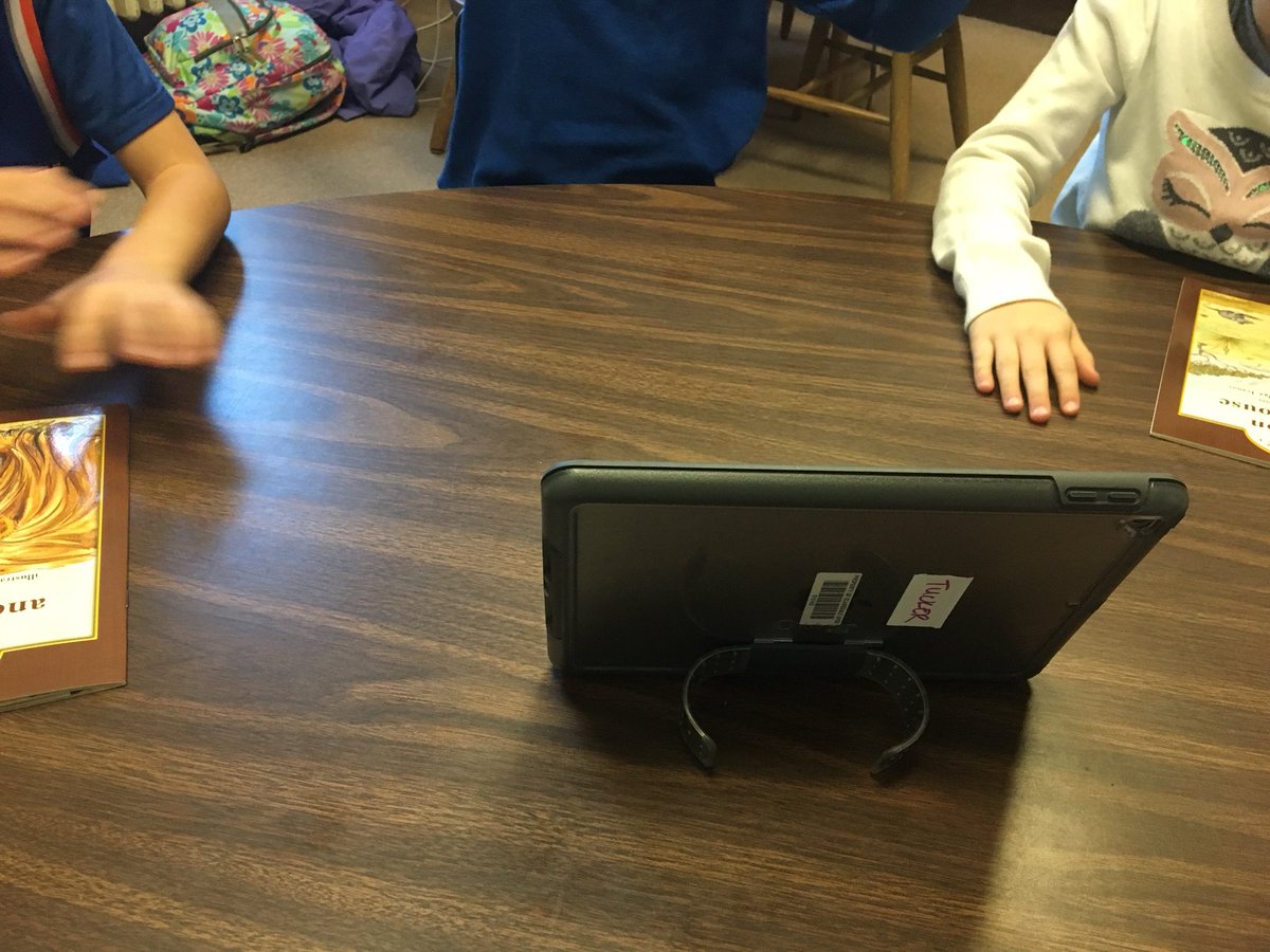 MsTuckerES's tweet photo. Watching ourselves practice fluency with Seesaw! #rtscarsdale #edgewoodproud https://t.co/nWBOMr6OgE