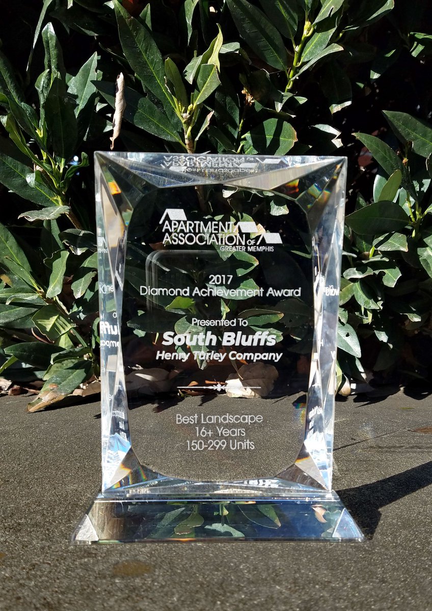 HenryTurleyCo's tweet photo. Huge shout out to @Southbluffsapts &amp; @SouthEndMemphis for winning awards from the Apartment Association of Greater Memphis Diamond Achievement! South Bluffs won best landscape &amp; South Junction won best social media program for 2017! We owe it all to our amazing teams! https://t.co/XjrfGtGN5b