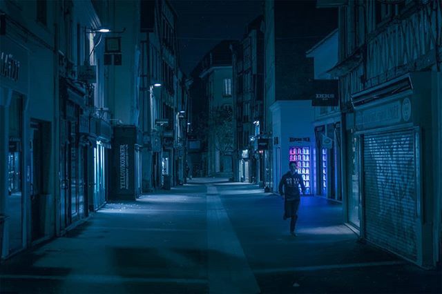 loicleg's tweet photo. [ROUEN BLUE NIGHTS -SEASON 2]

The night runner

#igersrouen #igersfrance #rouentourisme #streetphotographers #streetlife_award #mafia_streetlove #ig_street #loves_france_ #cinema #streetcinematic #nightshooters #night_shots #lesphotographes #hello_franc… https://t.co/pdE0s9ZIDf https://t.co/gnozayjiHk