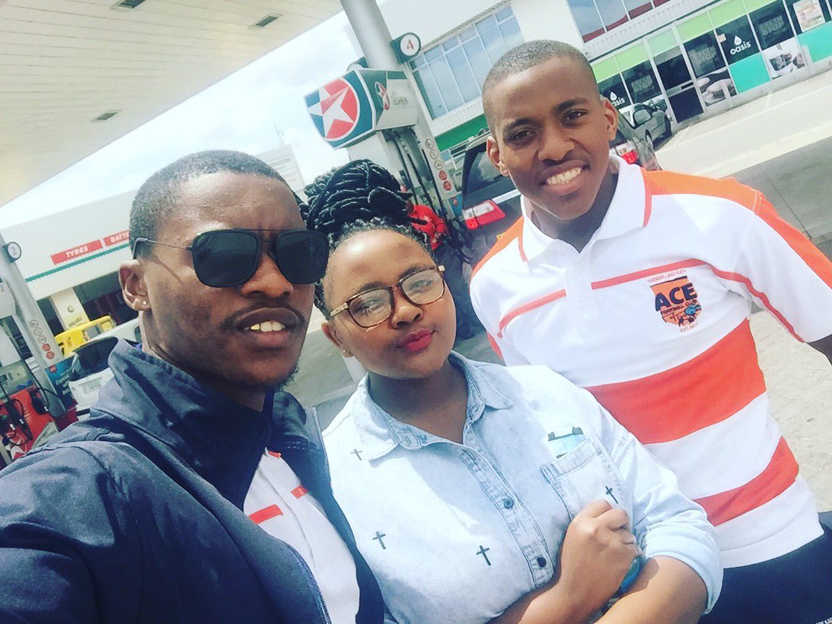 yoli_mbathu's tweet photo. Ace FC 3-1 The Magic FC 🙌🏽🙏🏾
#AceFC #thembalasekasi
Thank you for the beautiful game @TheMagicFC
@SAFA_net @SAFACapeTown
💙💛🙌🏽🙏🏾 https://t.co/Zm7VwwmDWC