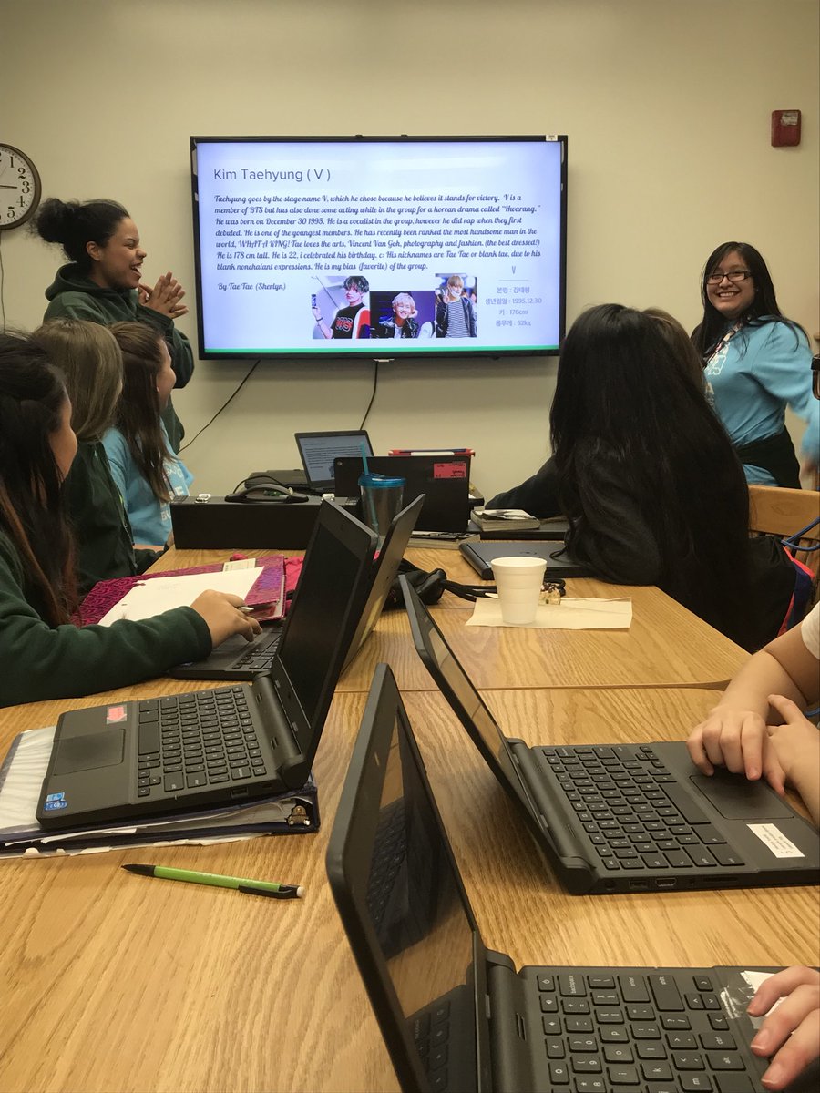 lipsisters's tweet photo. 💚💛We are learning all about leadership and research—while having fun with some K-POP music! These amazing students blew our mind with their amazing presentations! #BelieveinBereaMiddle #TheBereaWay #loveSCschools 💚💛 https://t.co/tDBvzTYz30