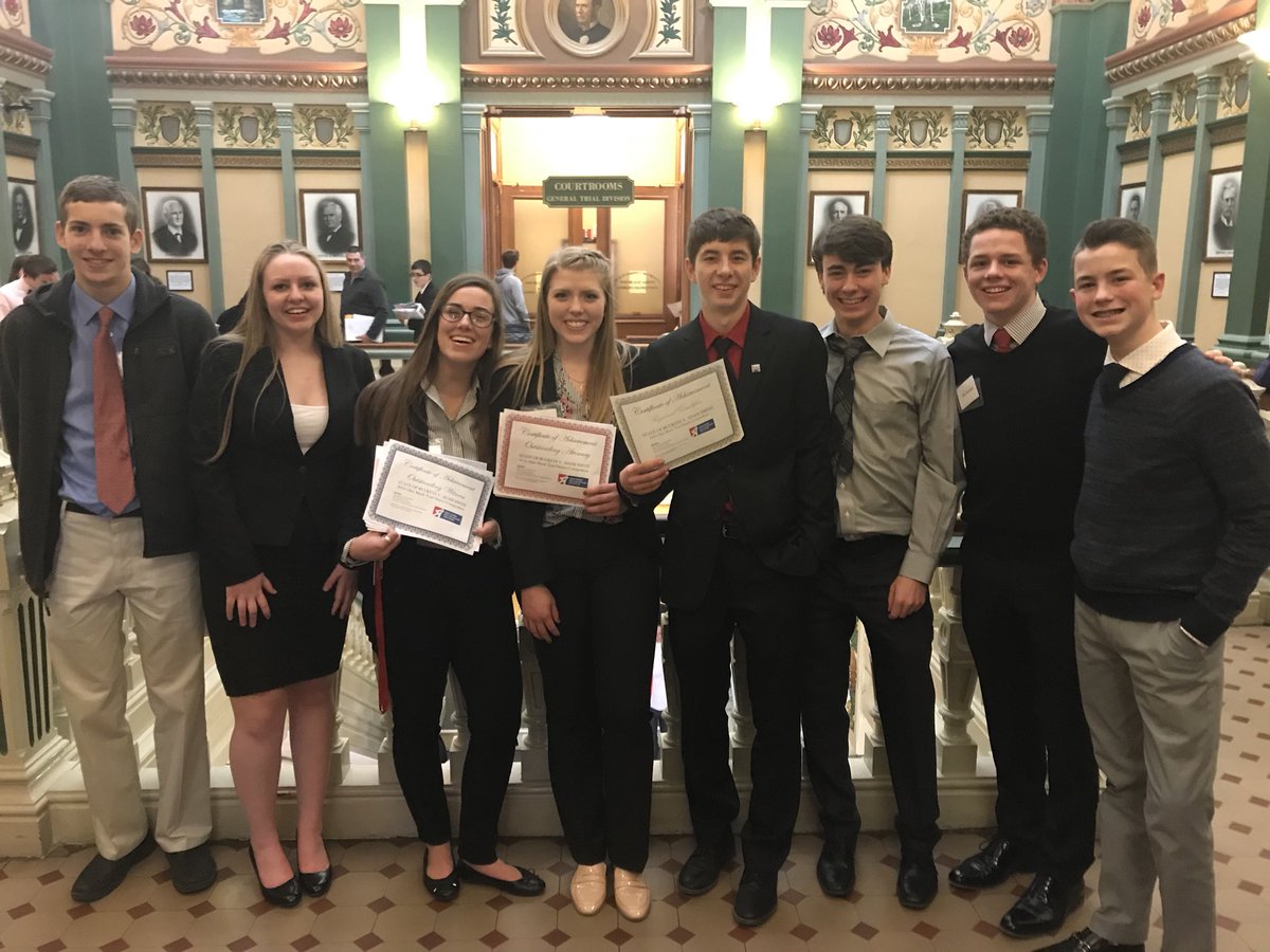 mrj_nphs's tweet photo. Congrats to #NPRed moving on to regionals! https://t.co/UYk2tIzRgQ