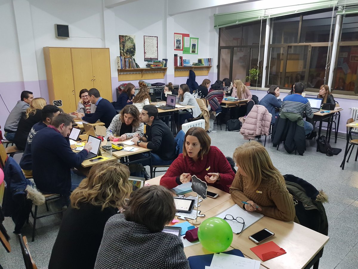 xutyfruty's tweet photo. Fin a la primera sesión de #gamificación en @sanjosesantan con #posgradomaecenas. @FundEducere @MaecenasEyC Gran grupo y grandes ideas. https://t.co/iirrWe1jUn