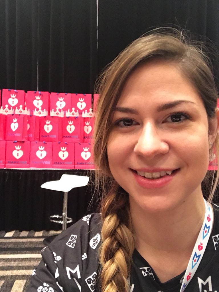 TW Pornstars Ashley Alban. Twitter. At the ManyVids booth until 4