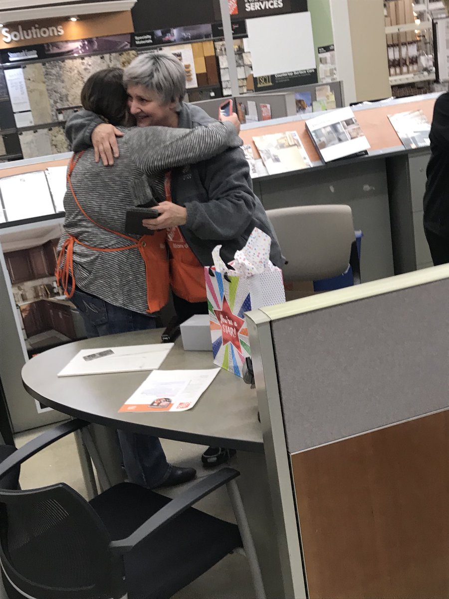 commerceHD's tweet photo. Celebrating the success of Venise today! She has been on fire with selling leads! Thank you for all that you do! We appreciate you! #MWLeads2018 @noon0611 @SmittAaron @JulieGiattino @asm212230 @SallyGansiorTHD @TheClanMcClain https://t.co/uaGBvsrsnp