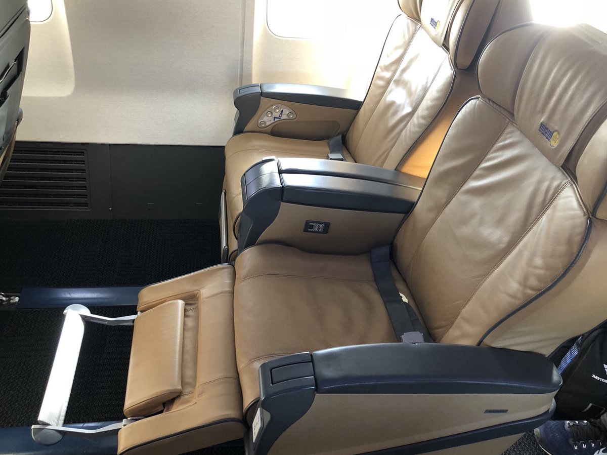 DaytonMBB's tweet photo. Recline and relax... you’re ✈️ with the #Flyers!
🔴
🔵
✈️
🏀
#AllFirstClass #LetUsBeGrateful
#DaytonFlyers #BusinessTrip https://t.co/fHVbLU7Vbg