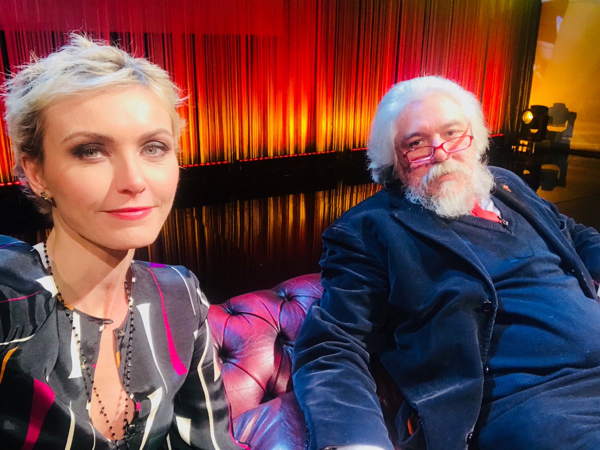 SabrinaScampini's tweet image. Eccoci qui, sulla nostra poltrona come ogni #venerdì #QuartoGrado