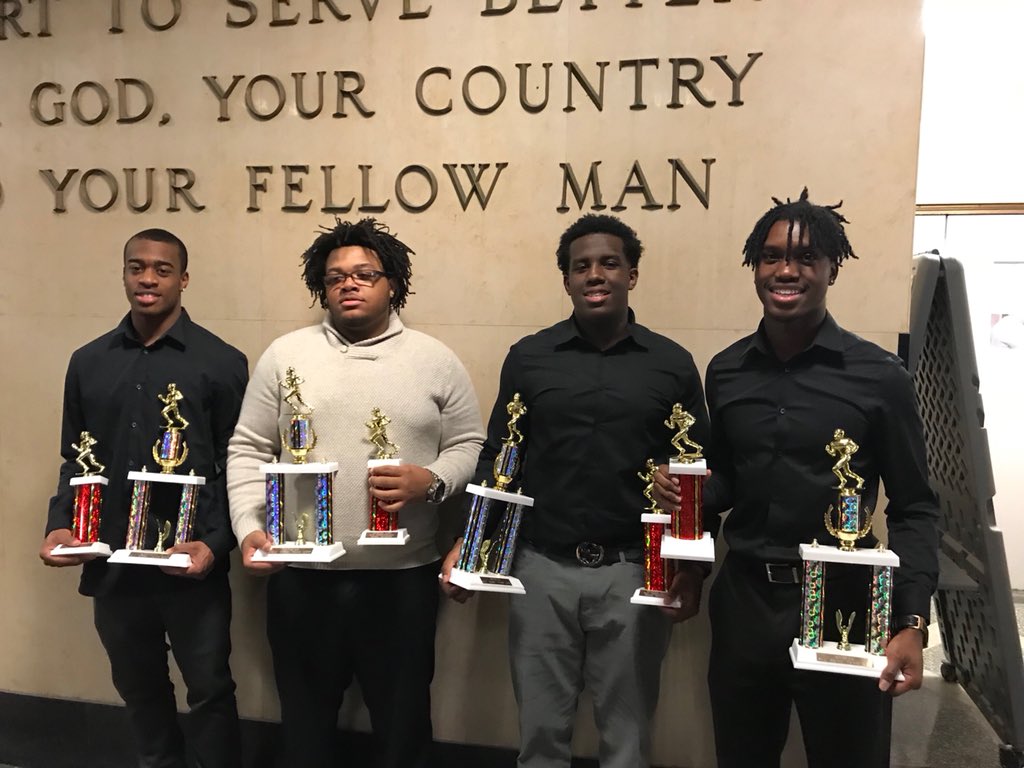 tqevans_6's tweet photo. Grateful to be chosen as an All city and All division player two years in a row 🙏🏾🏈  @BaysideFootball  @aboutunyc https://t.co/RIgIhJFPKe