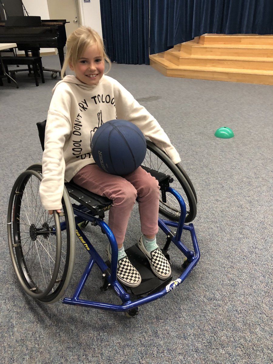 KateAndersonEDU's tweet photo. Third graders really enjoyed their simulations today during Understanding Differences #DMUSD #DMHeights #DMHeights3 https://t.co/yHdlkZliqv