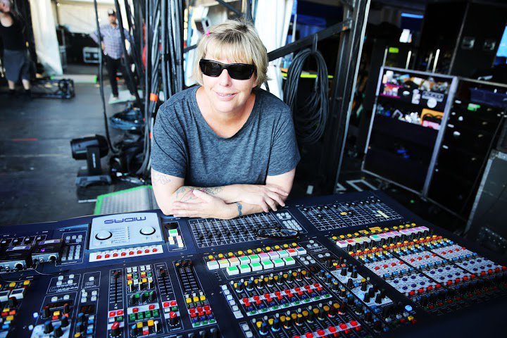 TheFOWShow's tweet photo. NEW: Last year, Portia sat down with some of the many women who make up @PearlJam's road crew, like sound engineer Karrie Keyes (pictured). Hear their conversation plus an interview with lead guitarist @MikeMcCreadyPJ: https://t.co/hxlZxVyZLT https://t.co/GszJnipu5N