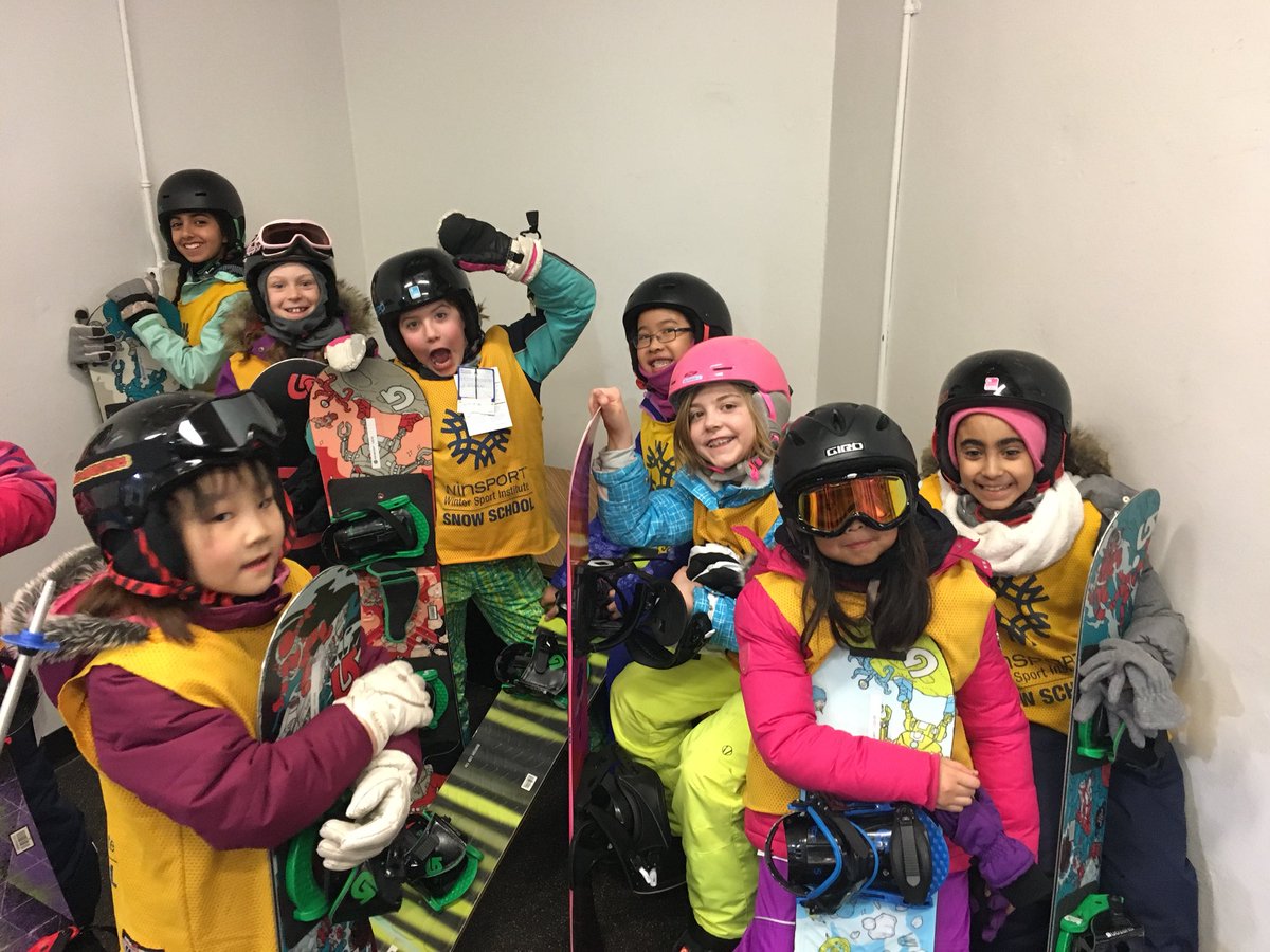 lauracox_cgs's tweet photo. @CalGirlsSchool gr 4&amp;5’s taking some risks and persevering with the help of @WinSportCanada We had a lot of first time skiers and snowboarders! So proud of these girls. https://t.co/dQD91wCGbH