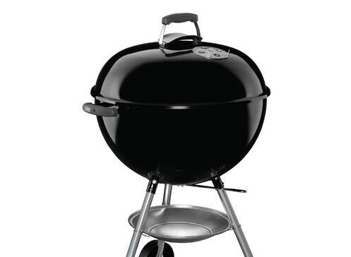 IowaChill's tweet photo. Midwesterner 40 degree weather starter pack: https://t.co/io4u1mUHLH