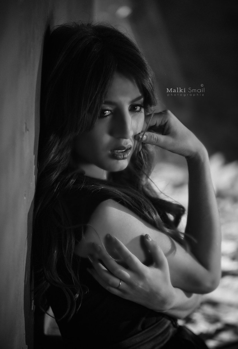 الحزن في الصورة لا يعبر عني 😋 
لأني أملك السعادة بوجودكم في حياتي يا أغلى أحباب قلبي ❤
مساء الوفاء 😗 
#ليك_منوليش أكثر من 8 مليون ❤ 
#souhilabenlachhab