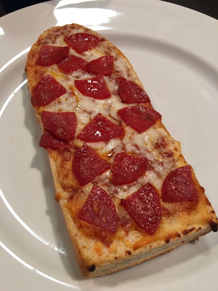 JustinHowePDX's tweet image. In honor of @KyleBrandt and #frenchbreadpizzas .