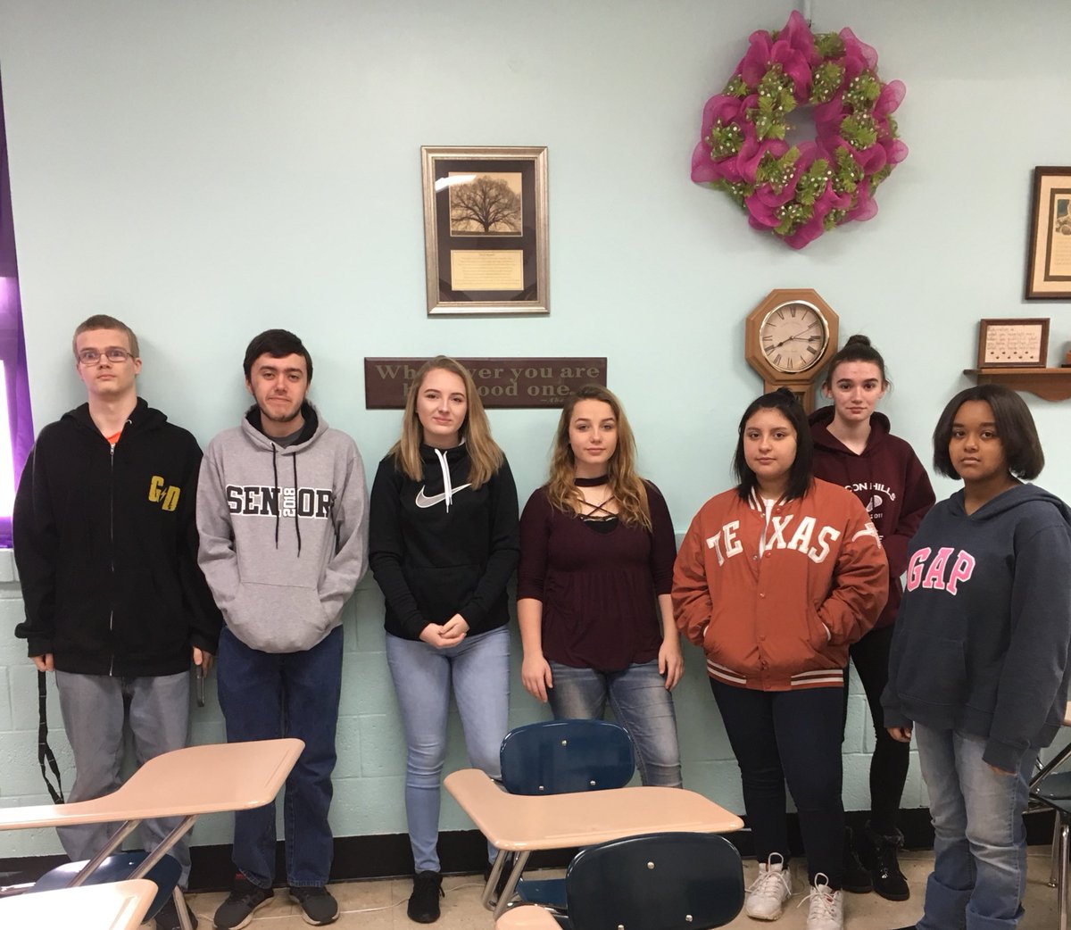 PamWaters22's tweet photo. Wonderful students in my Advisory group!#thecave https://t.co/DDI9F1tEMP