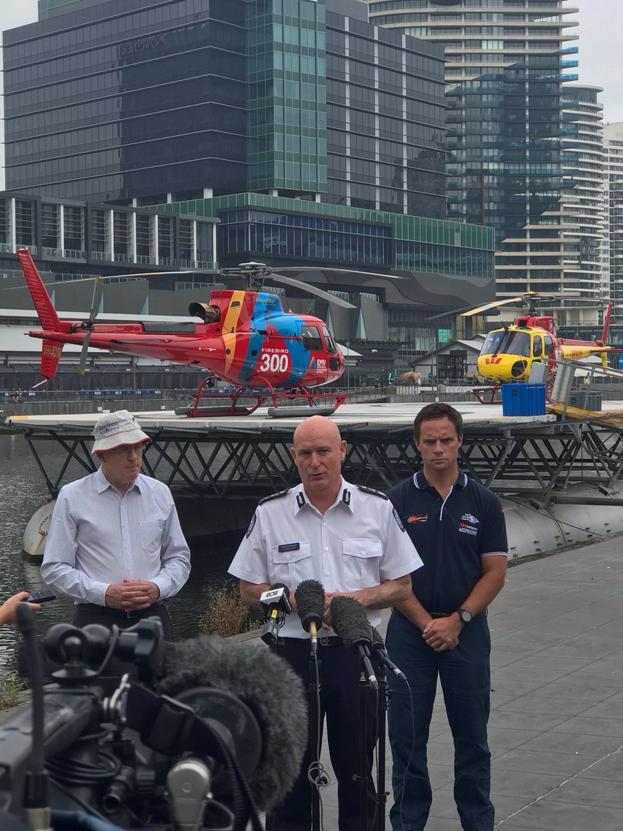 Important this weekend; keep cool, stay hydrated and protect yourself from the sun. Victoria's Chief Health Officer showed us yesterday how it's done with his great hat. We should all follow his lead, including me #survivetheheat