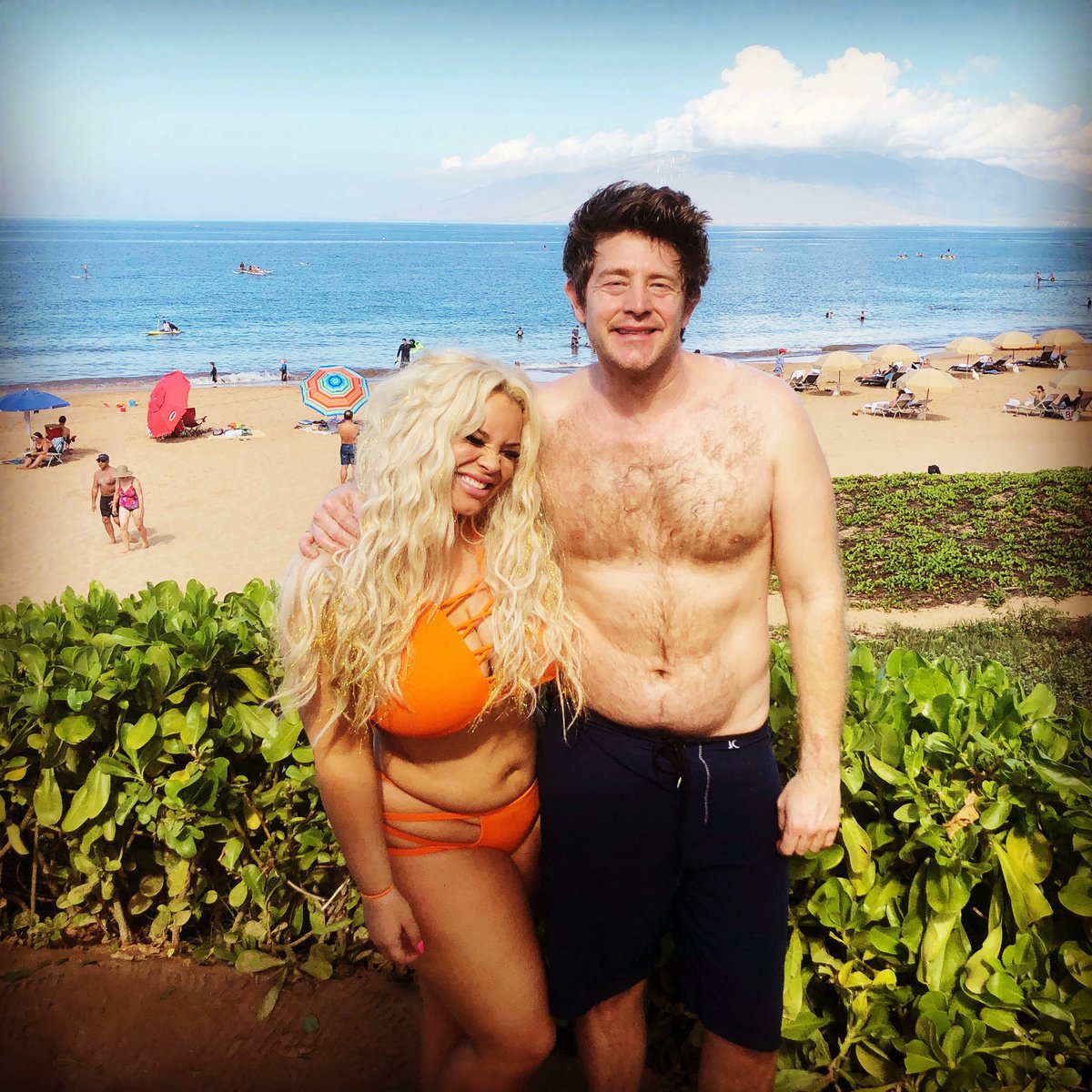 trishapaytas's tweet photo. day 2 of the honeymoon 😂 https://t.co/vippQoGkEc