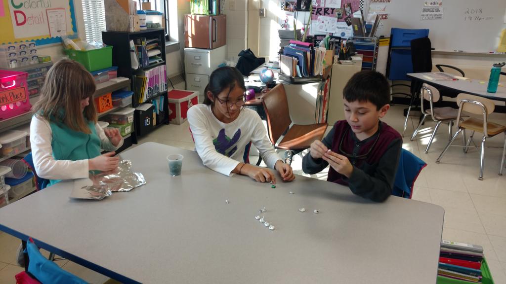 TheMrsDerry's tweet photo. Milton Hershey will be hiring some of these fine workers. #hersheyfactory #hersheykisses #raviniarocks @RaviniaSchool https://t.co/U80Fw5NQFj