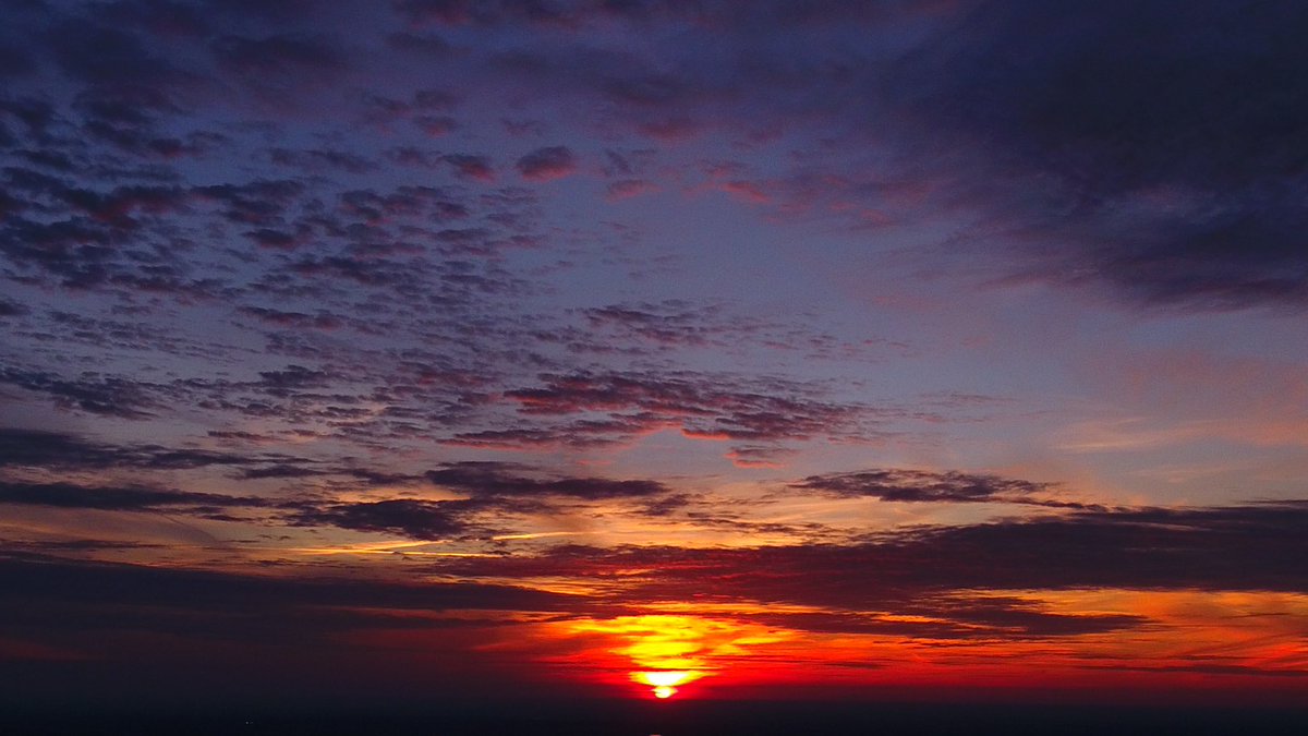 ScottMaze2's tweet image. @NWSHuntsville @katcampbellwx @waff48 @MichaelCoonan8 @lyon1emporia  North Alabama sunset tonight. Awesome beauty and amazing way to end the week