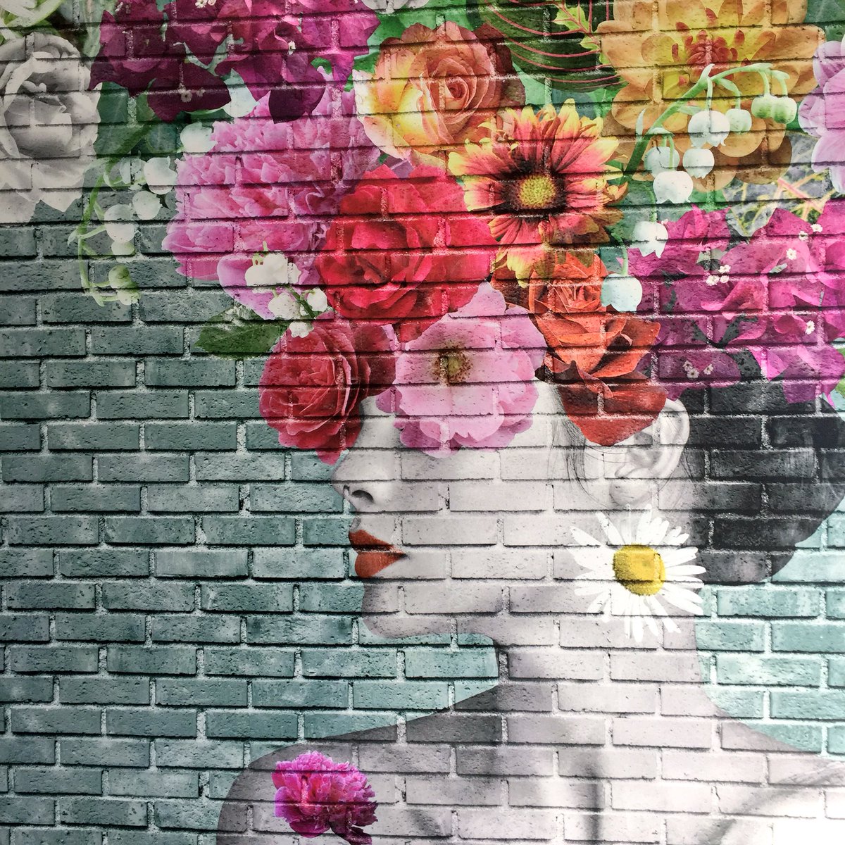 theyukibomb's tweet photo. Beauty is in the eye of the beholder! Have a safe weekend, everyone! #art #paintings #FridayFeeling https://t.co/adwYdOoWqf