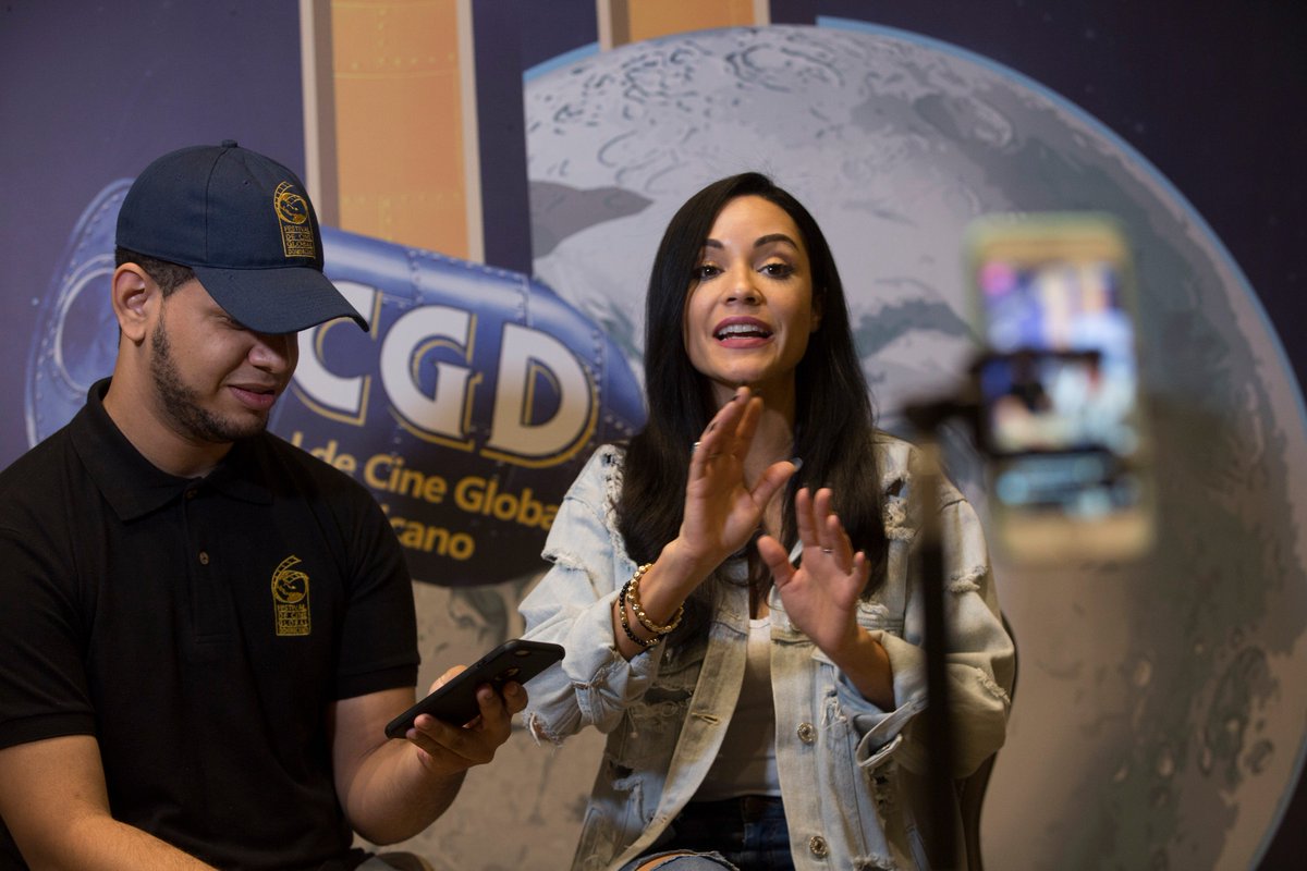 TamoEnCineRD's tweet photo. En nuestro #FCGDLive de @SharleneTaule estuvimos conversando sobre sus experiencias como actriz que se inicia en un mercado estadounidense y otras intimidades de la carismática actriz y cantante. Si te lo perdiste entra a nuestro #Instagram y ¡Ponte al día! #FCGD2018 #TamoEnCine https://t.co/DuK3KBuvPe