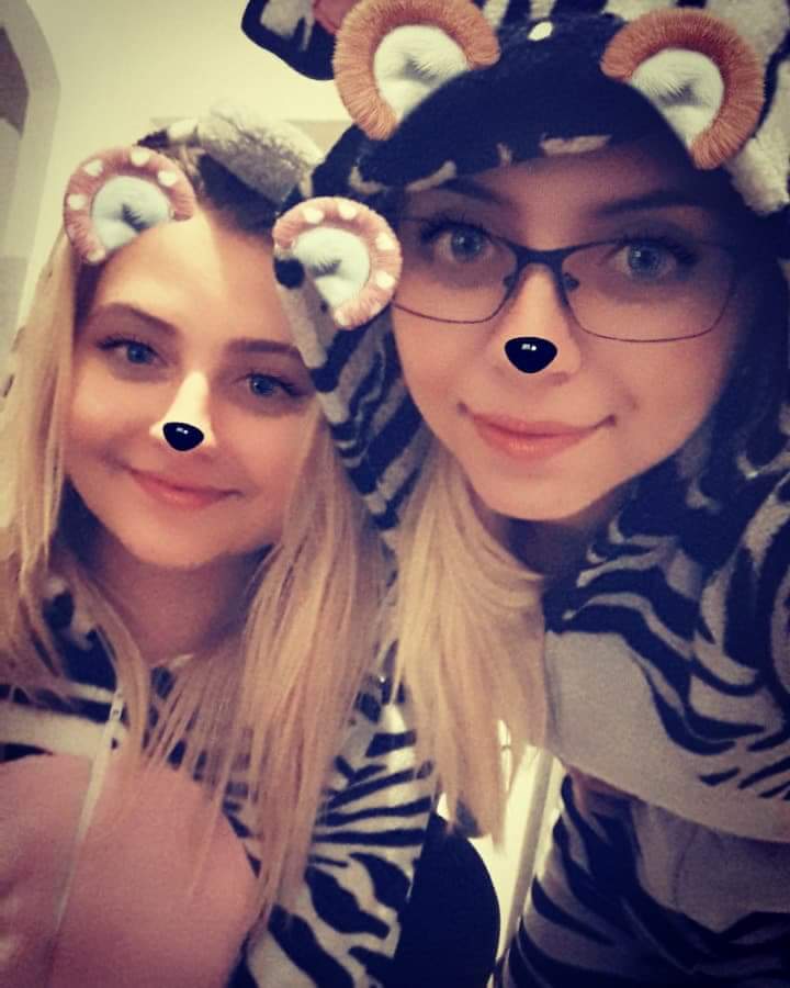 Iolanda_Hadadi's tweet photo. @oana_morar 🦄 
#pijamaparty https://t.co/H8BAAN8dJD