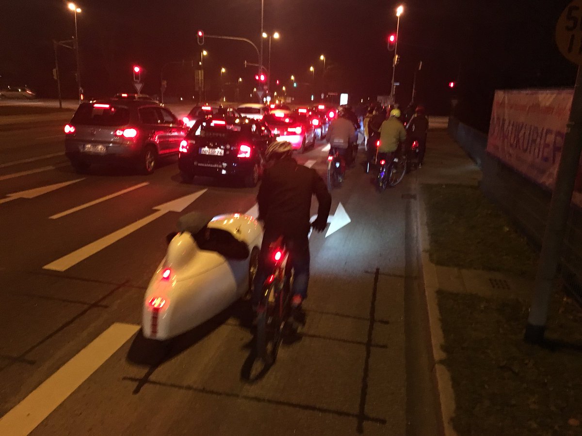Critical_Mass_i's tweet photo. War ein schöner Abend mit euch #criticalmass #Ingolstadt #velomobil https://t.co/HLYN5ZAWOB