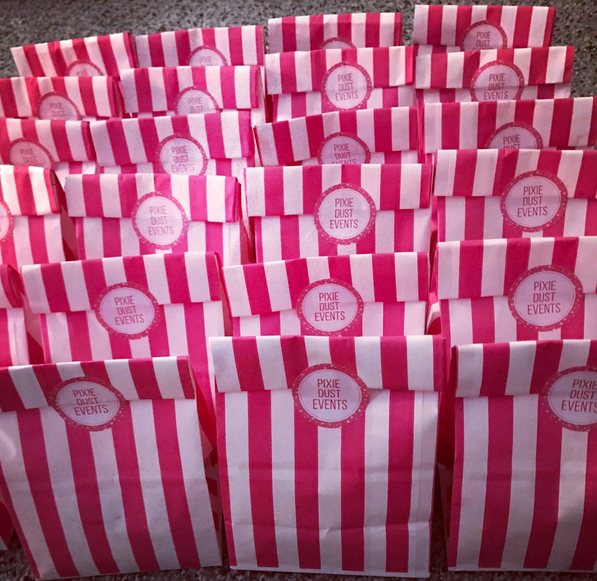 pixiedust_event's tweet photo. ✨✨getting our pick n mix bags ready to give away at the Wedding Fair on Sunday at Holiday Inn Southsea✨✨ https://t.co/0QoUpL1Dpr
