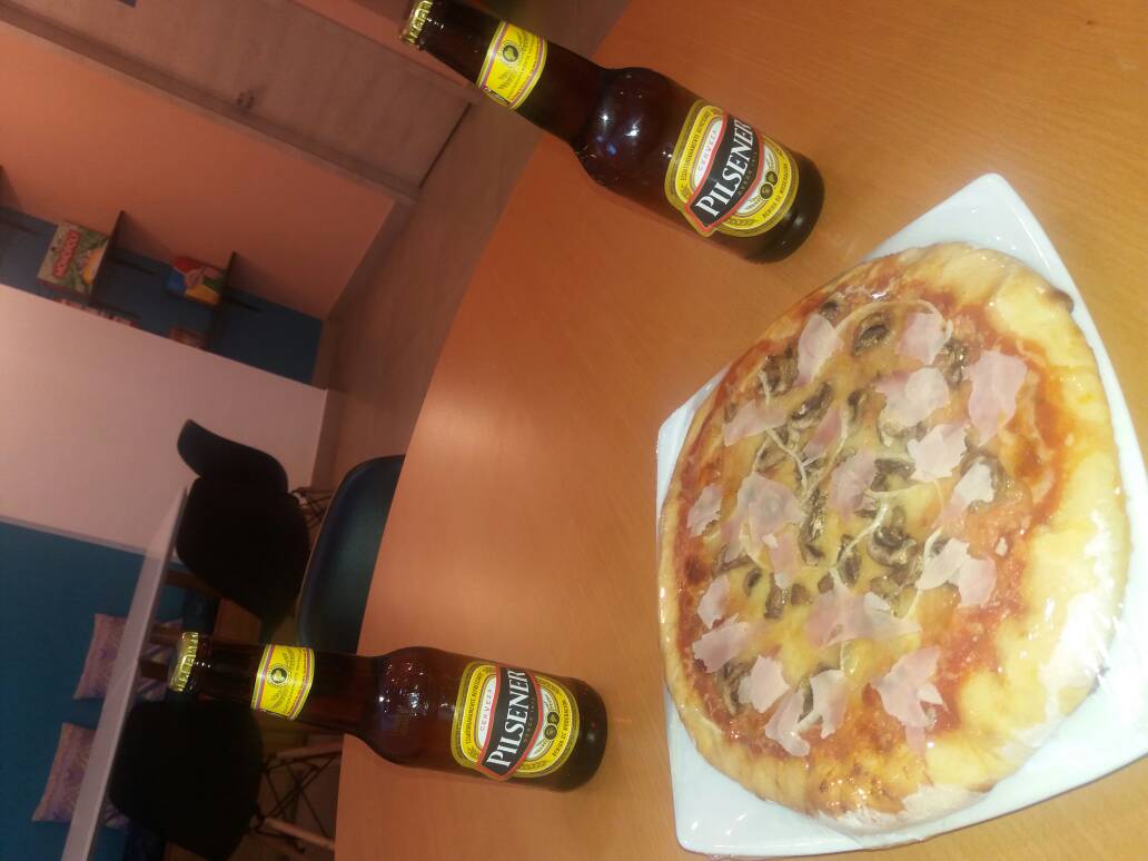 OrEclat's tweet photo. Estas saliendo de tu trabajo y quieres refrescarte???? Ven y aprovecha de nuestro combo 2 pilsener mas pizza https://t.co/EgtJDYBRq4