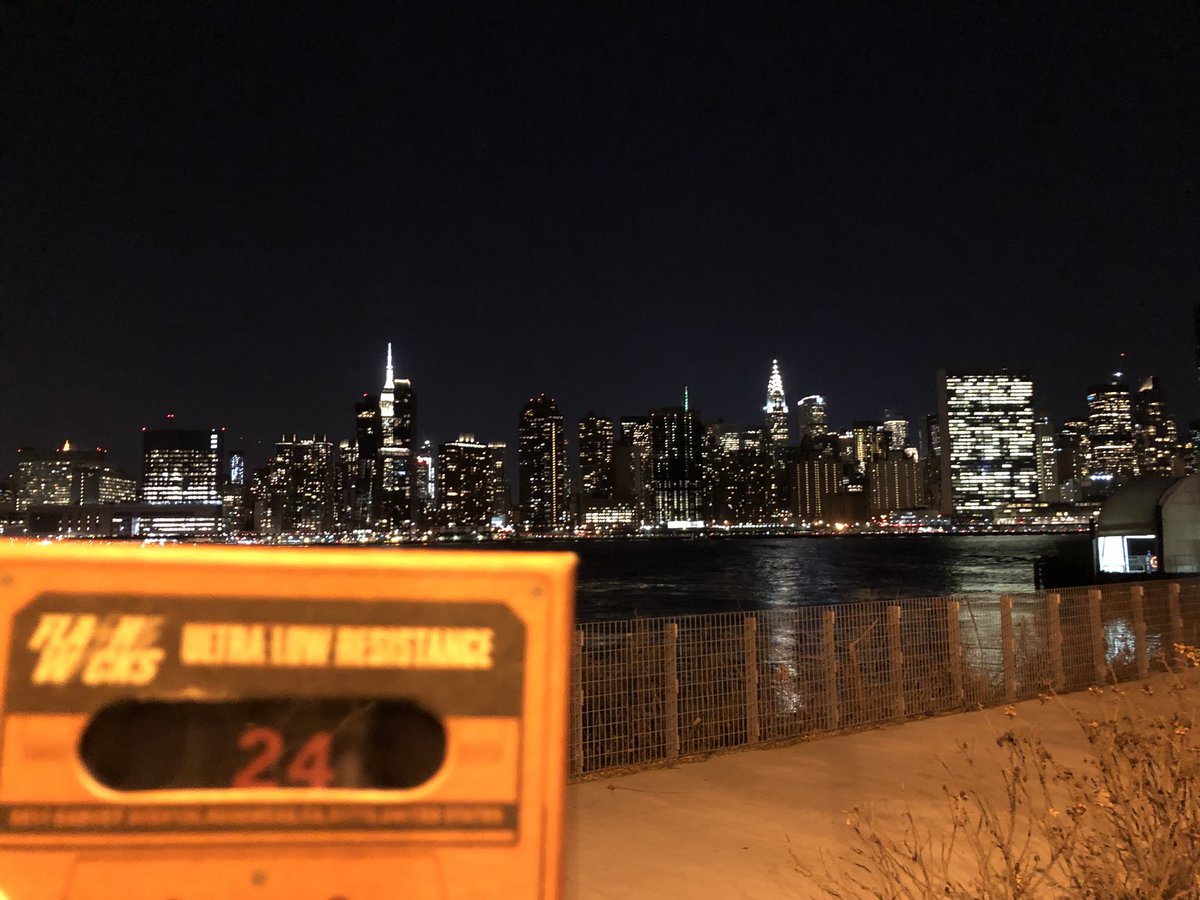 Flashwicks's tweet image. 