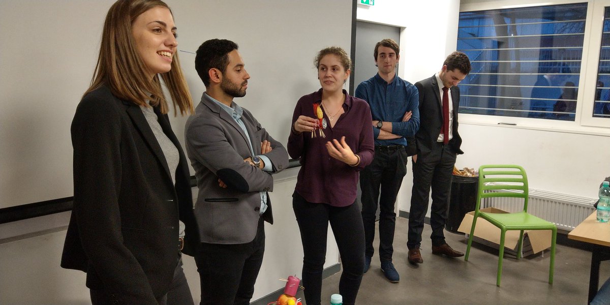 PSB_BC's tweet photo. Masterclass @PSB_BC @Psbeduparis 
Fin des présentations des totems... https://t.co/OcM1cpHMtV