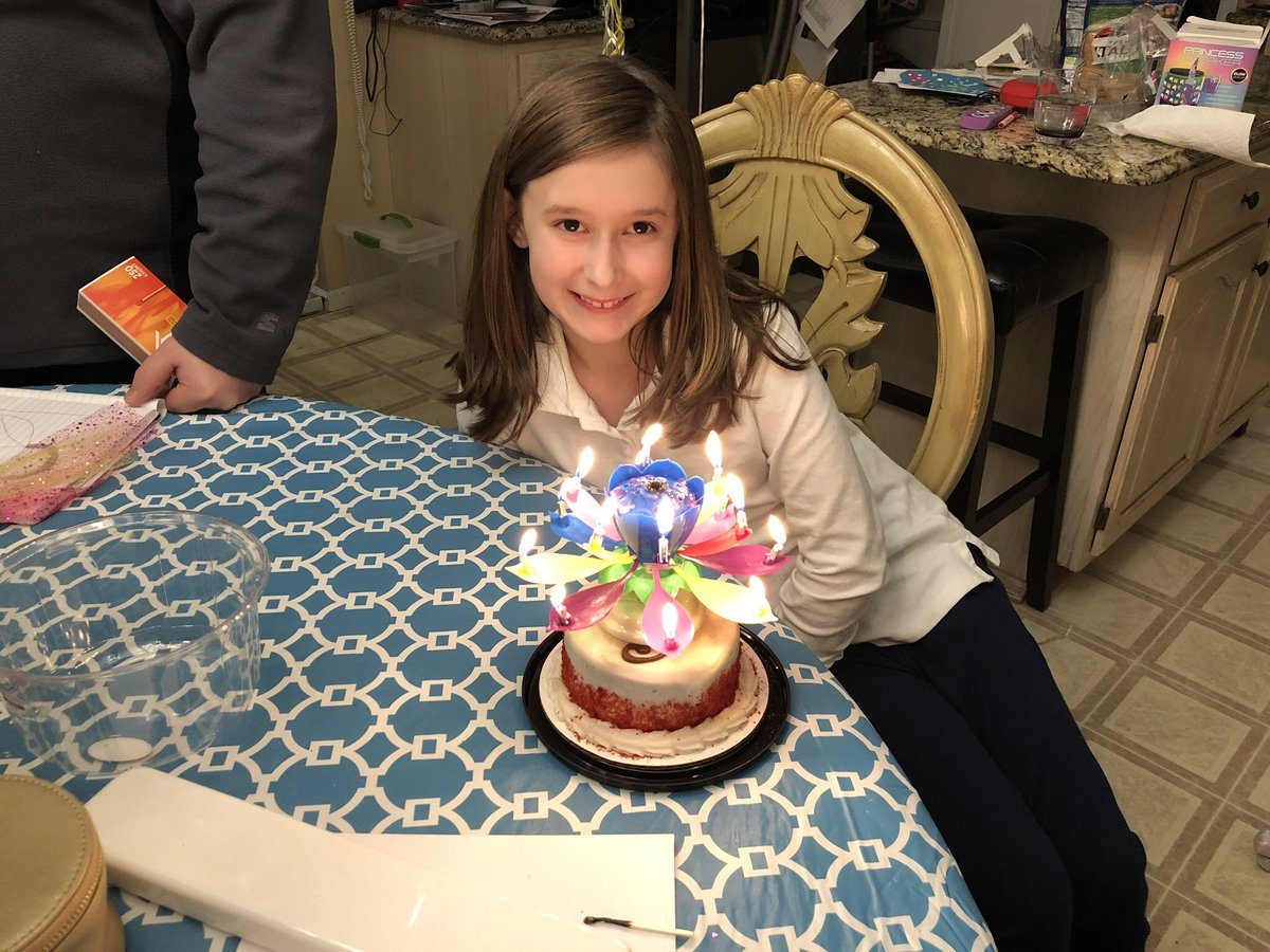 cokekiiyahooco1's tweet image. Where is Bobby Flay? #BobbyFlay #BiggestFans #helpQuinMeetBobbyFlay