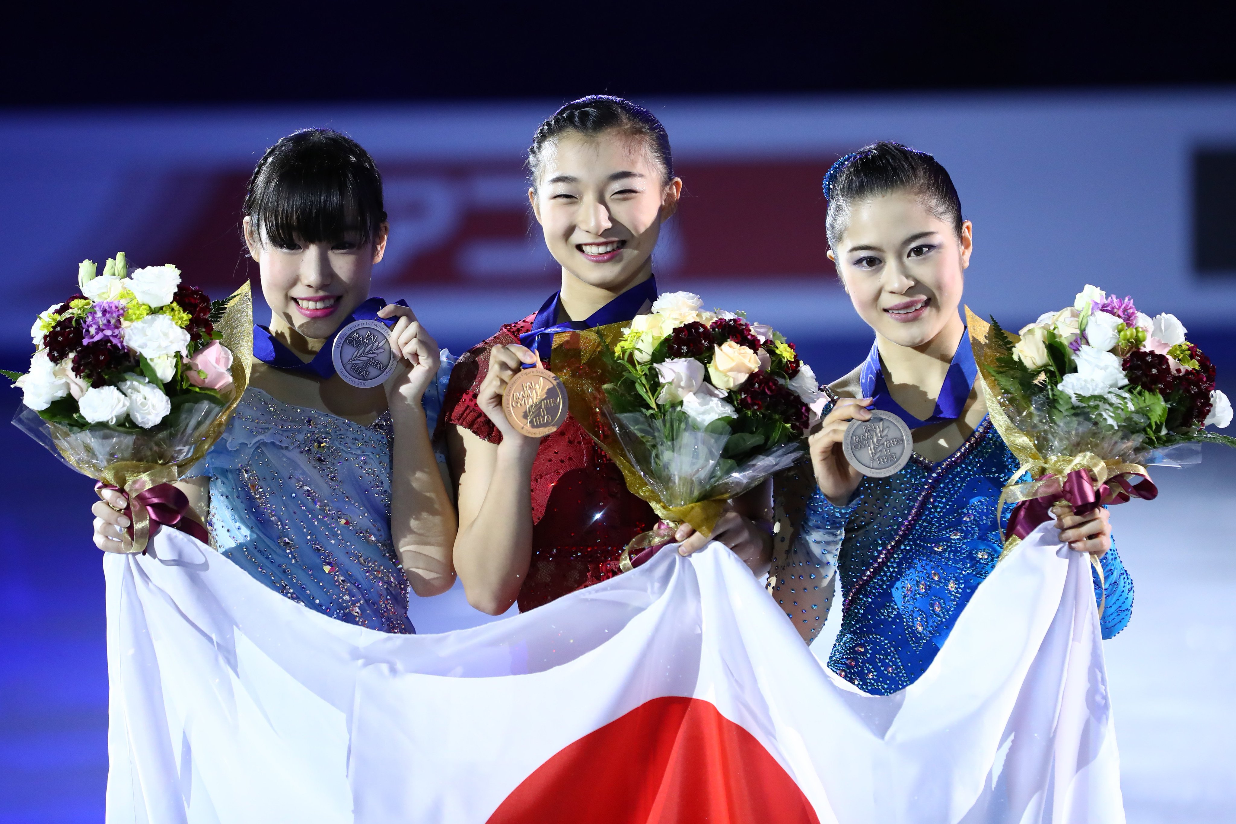 THE ICE 2022 MITSUME 当選品 坂本花織 宮原知子 三原舞依 Amazon.co.jp: THE ICE 2022 MITSUME 当選品 坂本花織 宮原知子