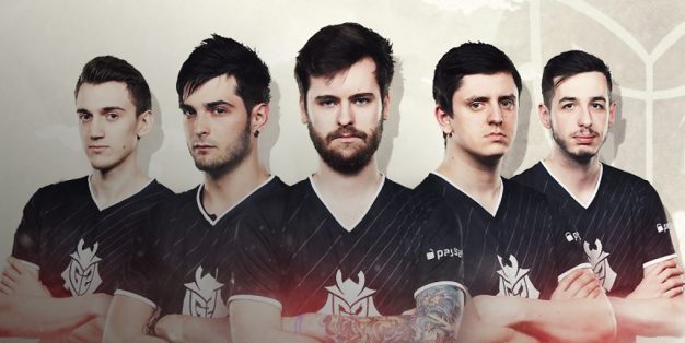 Thorin's tweet image. Cutest chokers this season :&amp;gt;