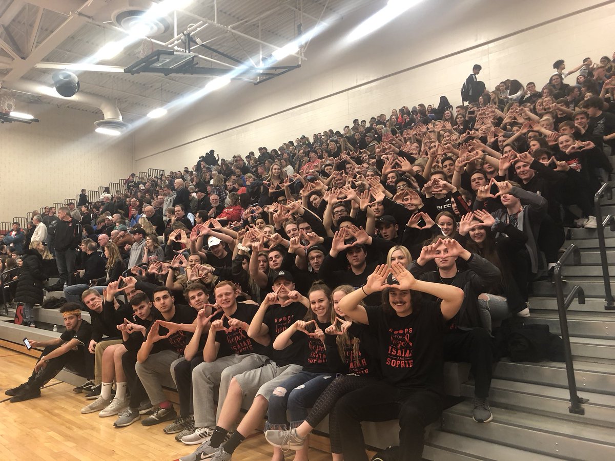 HHSMiniThon22's tweet photo. Diamonds Up for Sophie and Isaiahπ· @hempfield #SophieStrong #ShorterSupporters https://t.co/raGNryQTmi