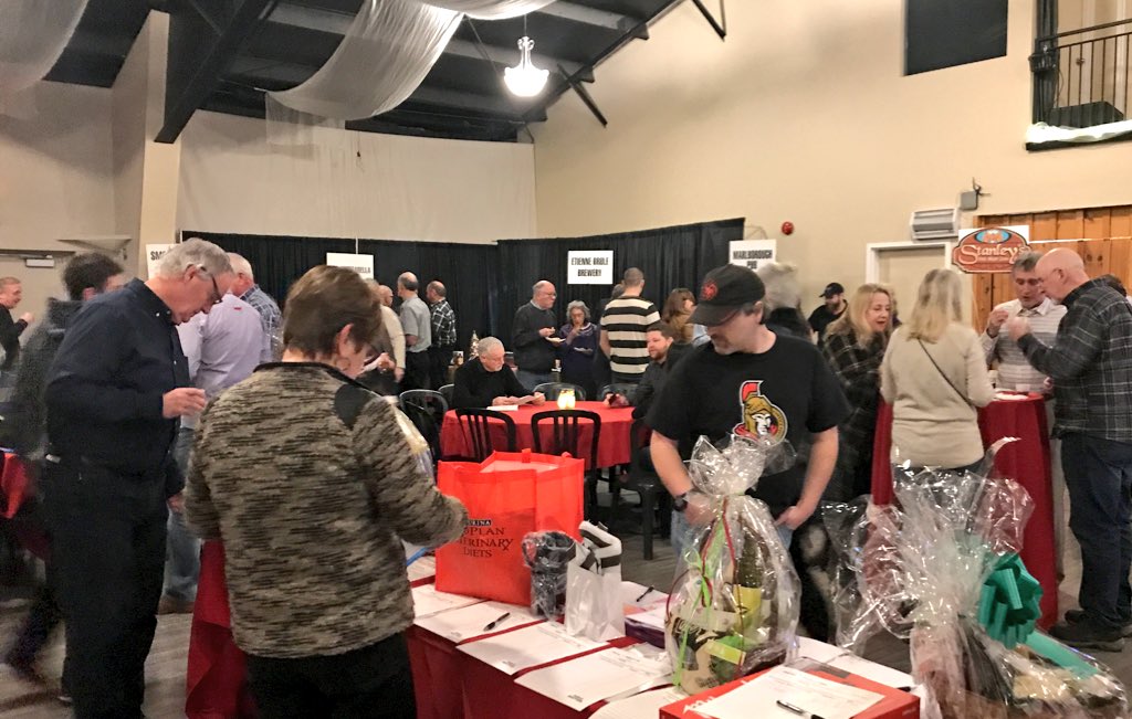 JimWatsonOttawa's tweet photo. Having a great time with @GeorgeDarouze @bustingoutbrews in support of the @OsgoodeCareCent https://t.co/g9AQGB5qrL