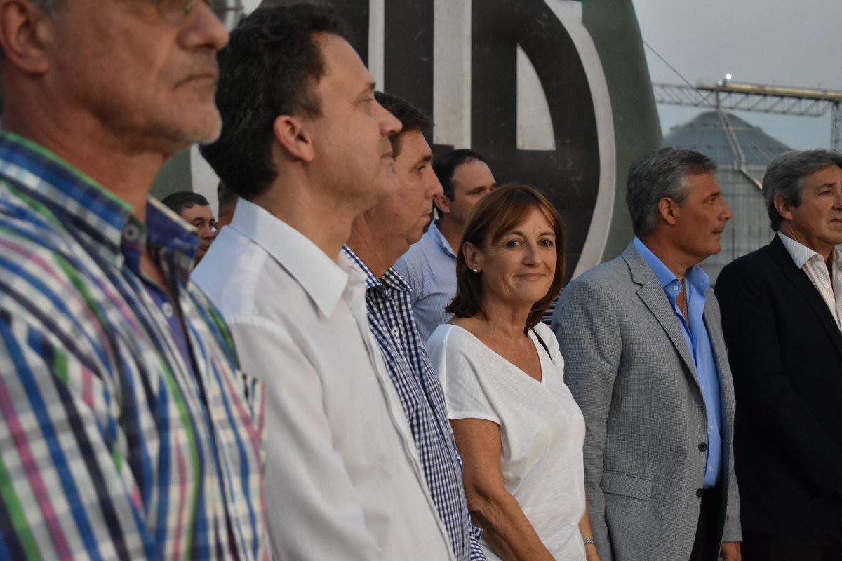 ProduccionSF's tweet photo. La ministra @AliciaCiciliani acompañó la inauguración del nuevo semillero de @AFASCL en Humboldt 🏭✔️

¡Cooperativismo y agregado de valor en origen al servicio del desarrollo regional! 👏💪 https://t.co/2M6sGvYx1A